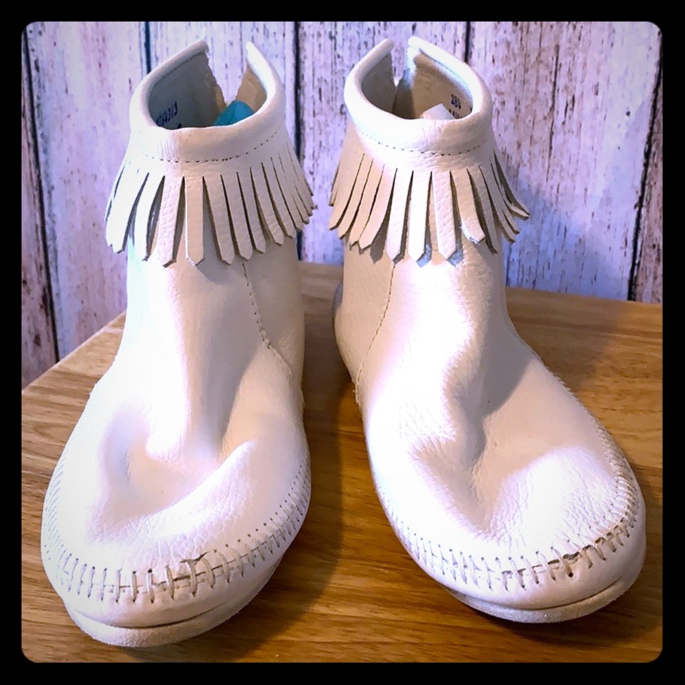 COPY - White Minnetonka moccasins